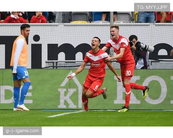 沙尔克新星中场闪耀赛场 助力球队稳步迈向巅峰