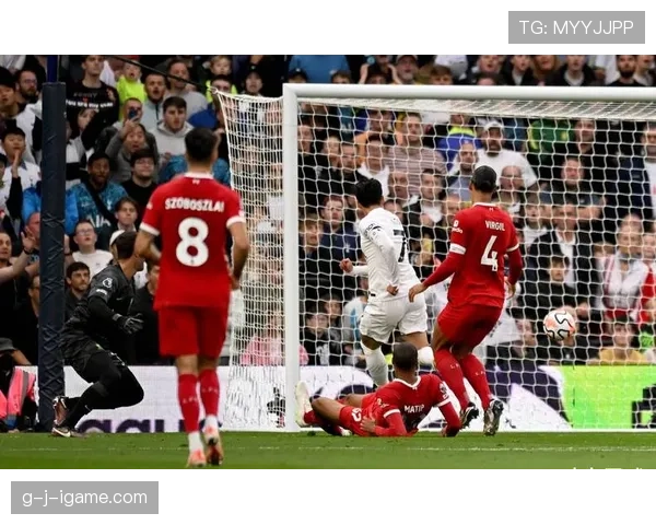 卡梅隆·阿彻闪耀英超赛场，助球队状态回暖斩获关键胜利