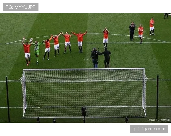 克洛普高压逼抢战术再进化：持续升级的压迫体系如何重塑球队攻防格局