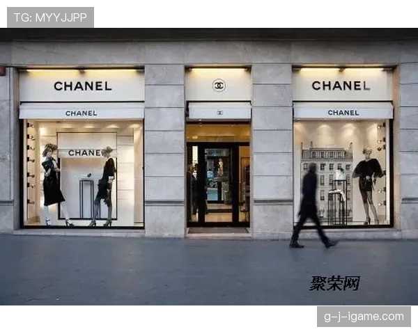 董志豪训练完直接拎包去奢侈品店，这反差谁懂